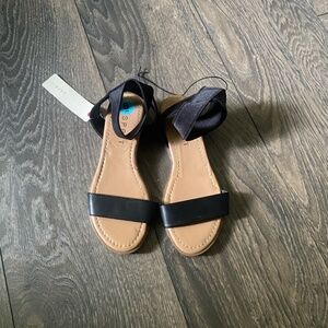 Black scrappy sandals